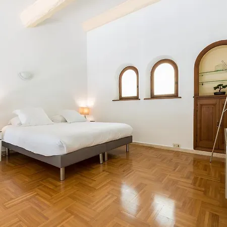 Vintage Loft Apartment Cannes